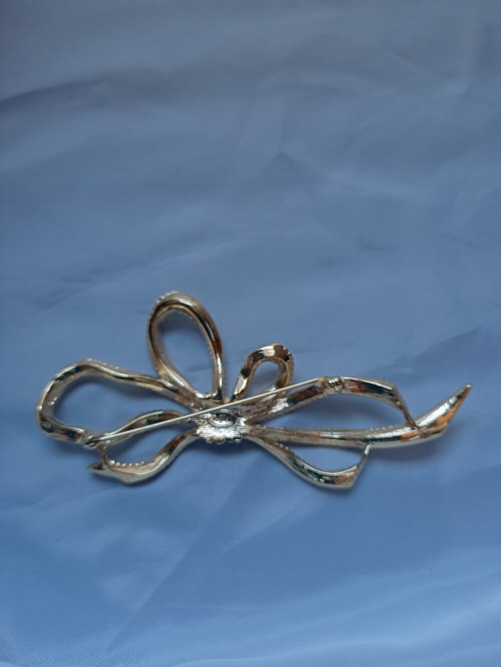 Trifari Ribbon in Motion Brooch - Picture 3 of 4